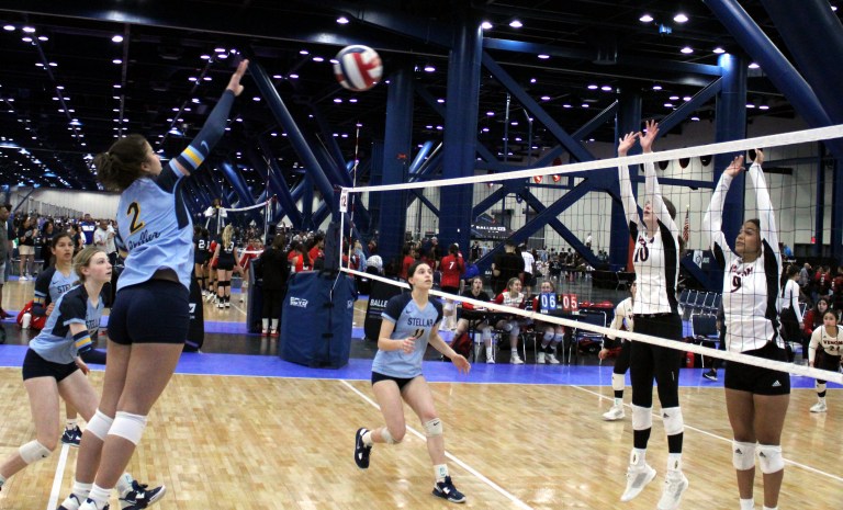 Nike Cross Court Classic - 15 Open - Outsides