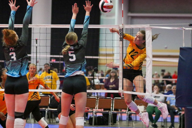 Photo Gallery IV: Iowa Teams at MidWest JVA Challenge