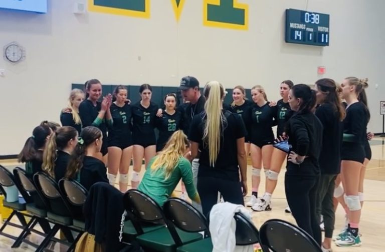 Mira Costa Sweeps Los Alamitos
