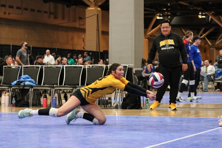 Photo Gallery I: STL Presidents&#039; Day Classic