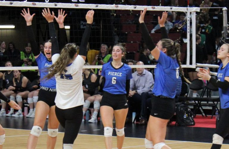 Small-Town Setters Making Big Gains Before Postseason Play