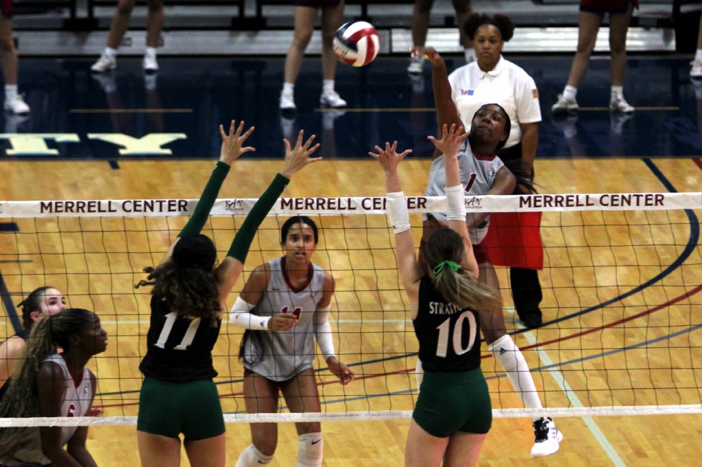 Texas HS Playoffs: Area Round – Tompkins vs. Stratford – Photos