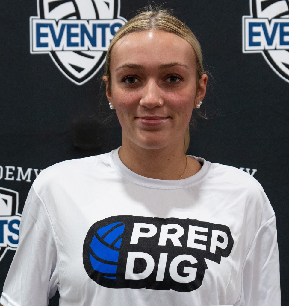 Who&#8217;s That Girl?! New To Us DS/Ls Who Made Their Mark at the Expo