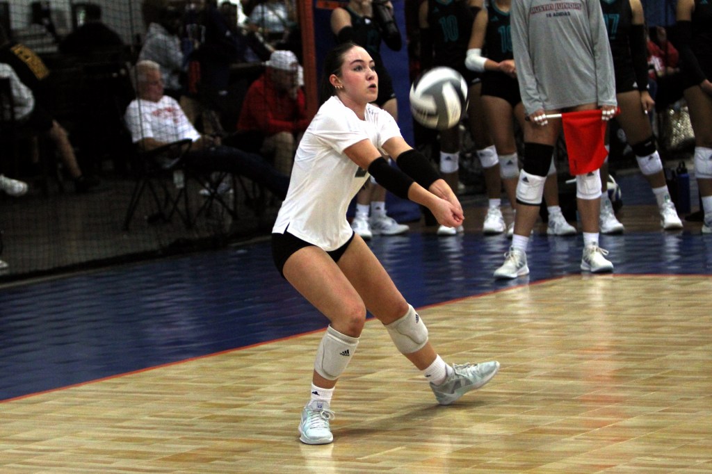 Amazing 16 Open division liberos at FAST Warm-Up