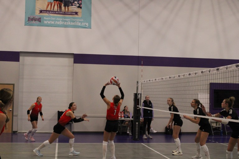 Setters Make Instant Impression at Midwest Power League #1