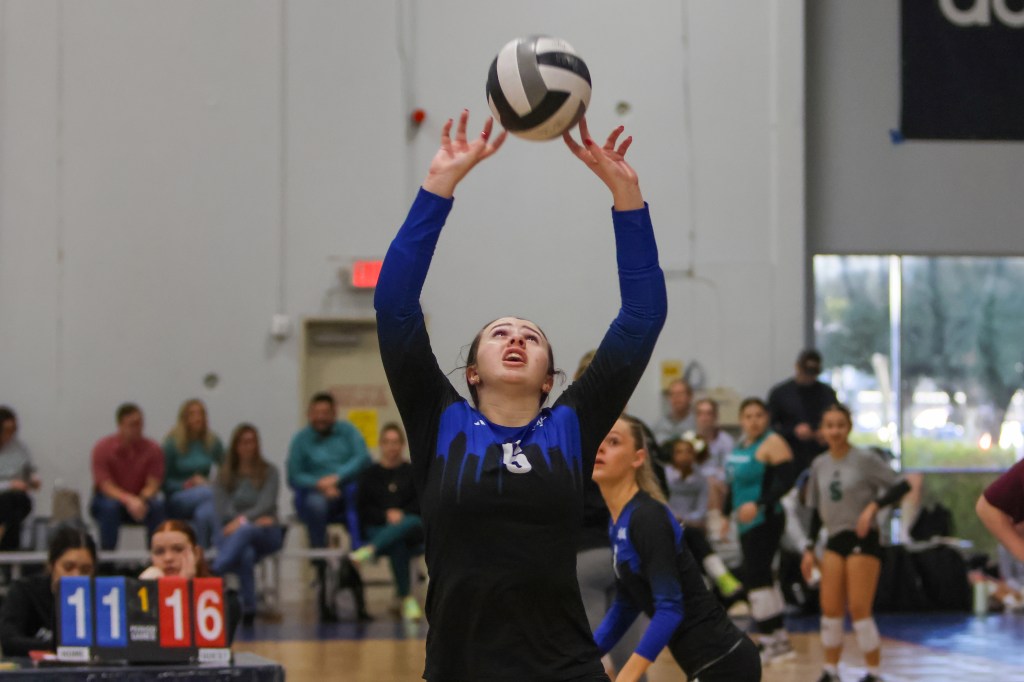 Skilled Setters at the H-Town Showdown 16s Division