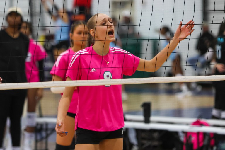 Dynamic Middles at the H-Town Showdown 16s Division