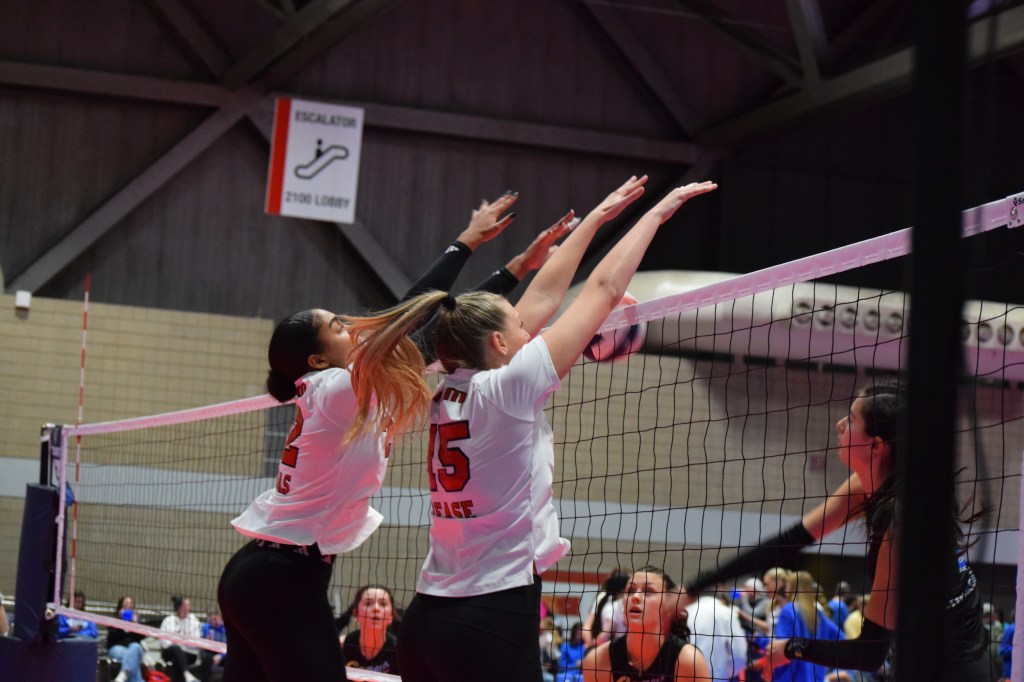 Three Set Thriller in 15&amp;#8217;s Power Pool A at Triple Crown NIT