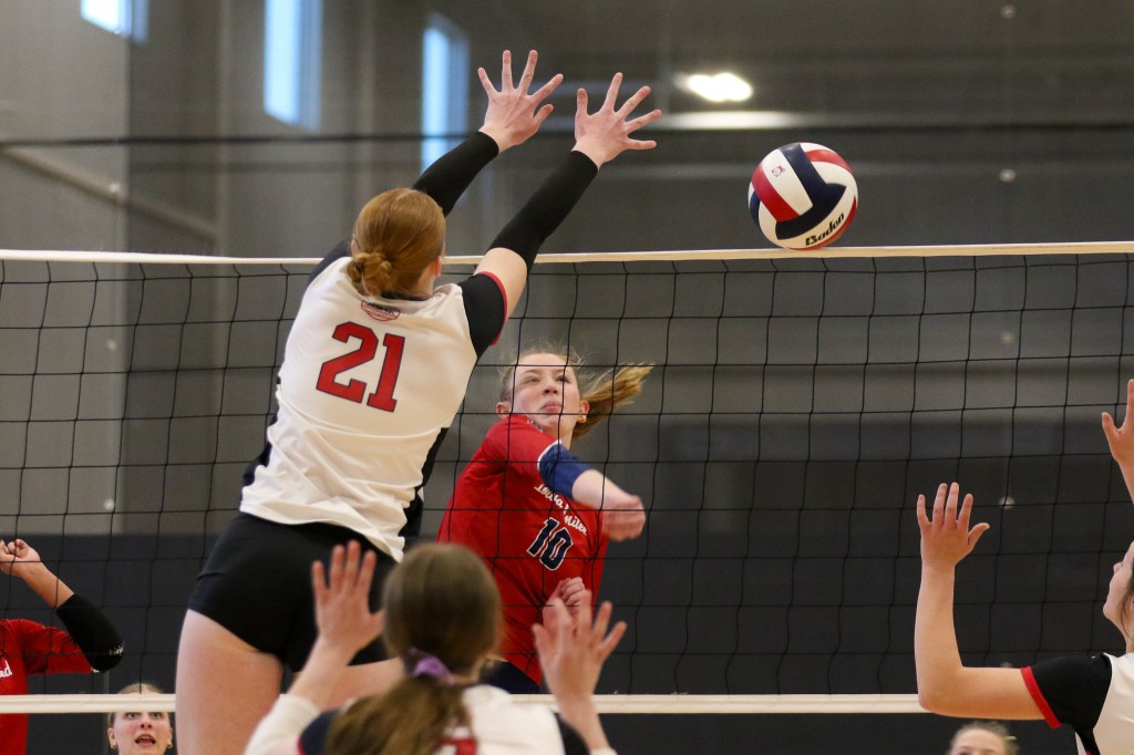 16U Middle Hitters Make Noise at Iowa Qualifier