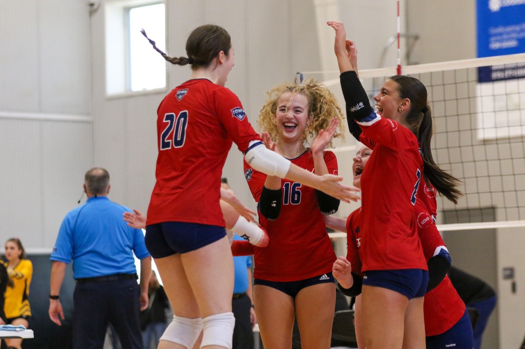 United 16s Conquer Difficult Field at Iowa Regional