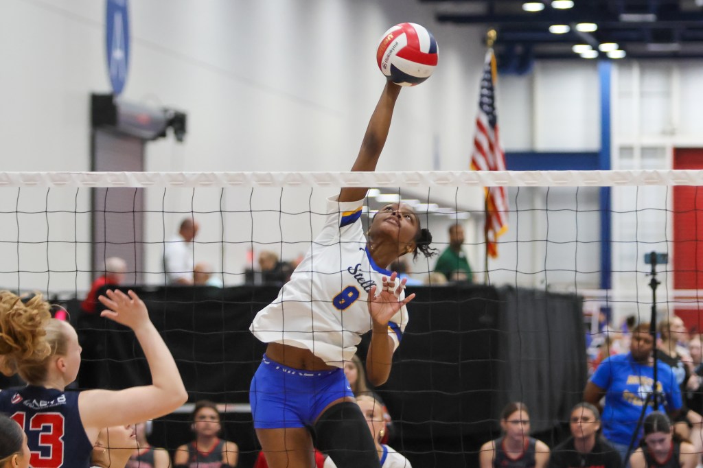 Outstanding Middles in the Cross Court Classic 16 Open division