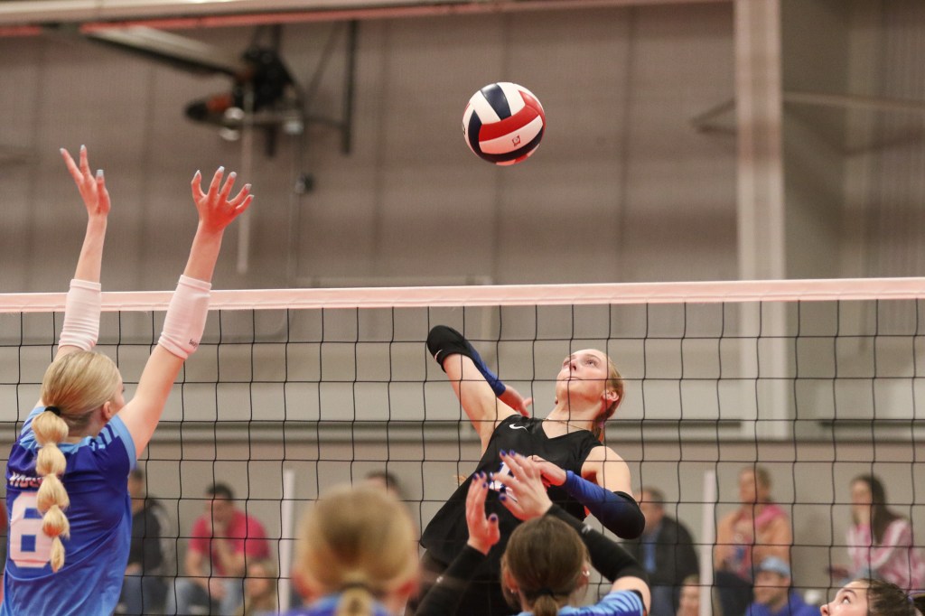 Marvelous Middles from 15U Iowa Regional Qualifier