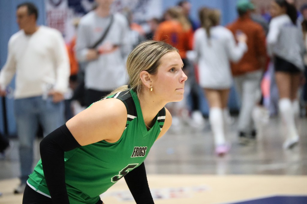 Stop and Study: 10 Athletes in 17 Open to Watch at Sunshine NQ