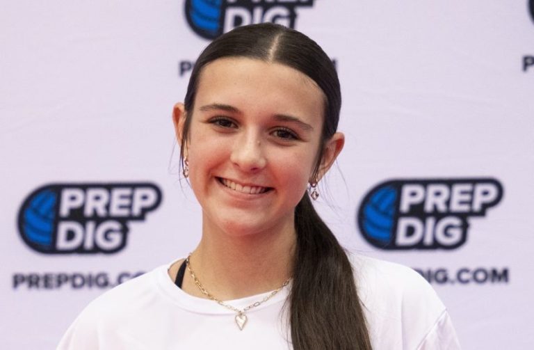 Digging In: Arkansas’ Top Returning Libero and DS Leaders