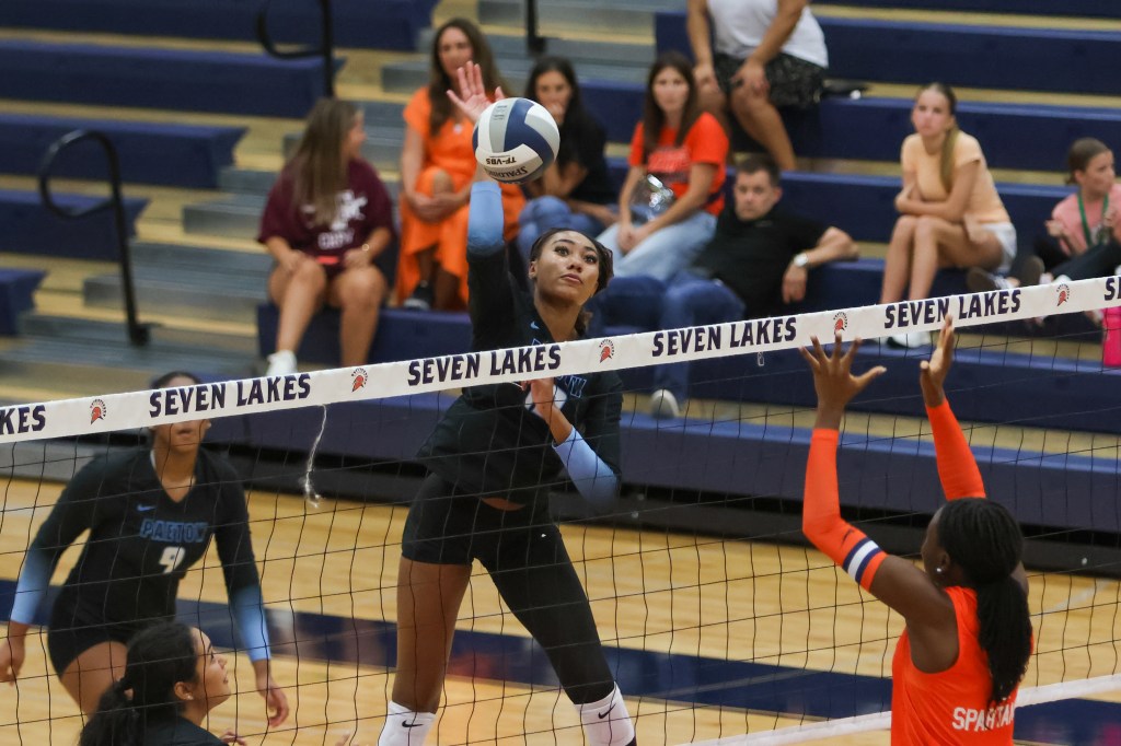 Texas HS: Seven Lakes vs. Paetow &amp;#8211; Photos