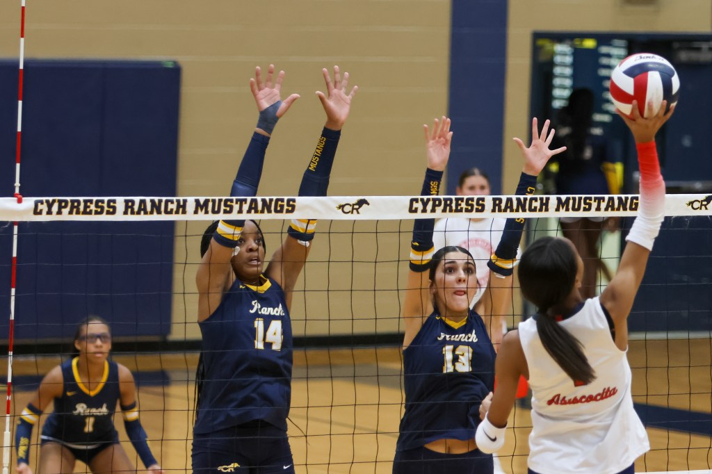 Texas HS: Cy Ranch vs. Atascocita &amp;#8211; Photos