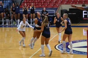 Texas HS: Tompkins reverse sweeps Clear Springs in warm-up match