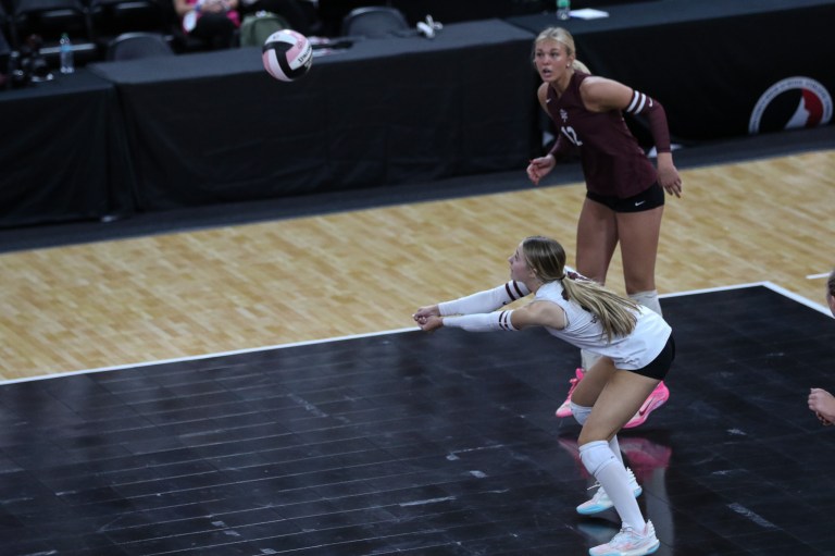 Freshman Defensive Specialists Making Moves in Iowa