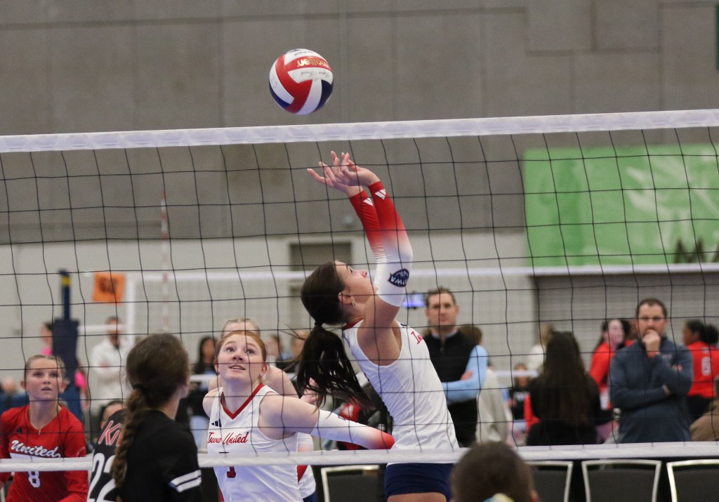 Setters Shine at STL President’s Day Classic