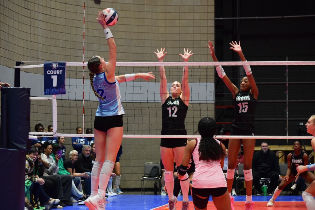 Three Set Thriller in 15’s Elite Bracket at Triple Crown