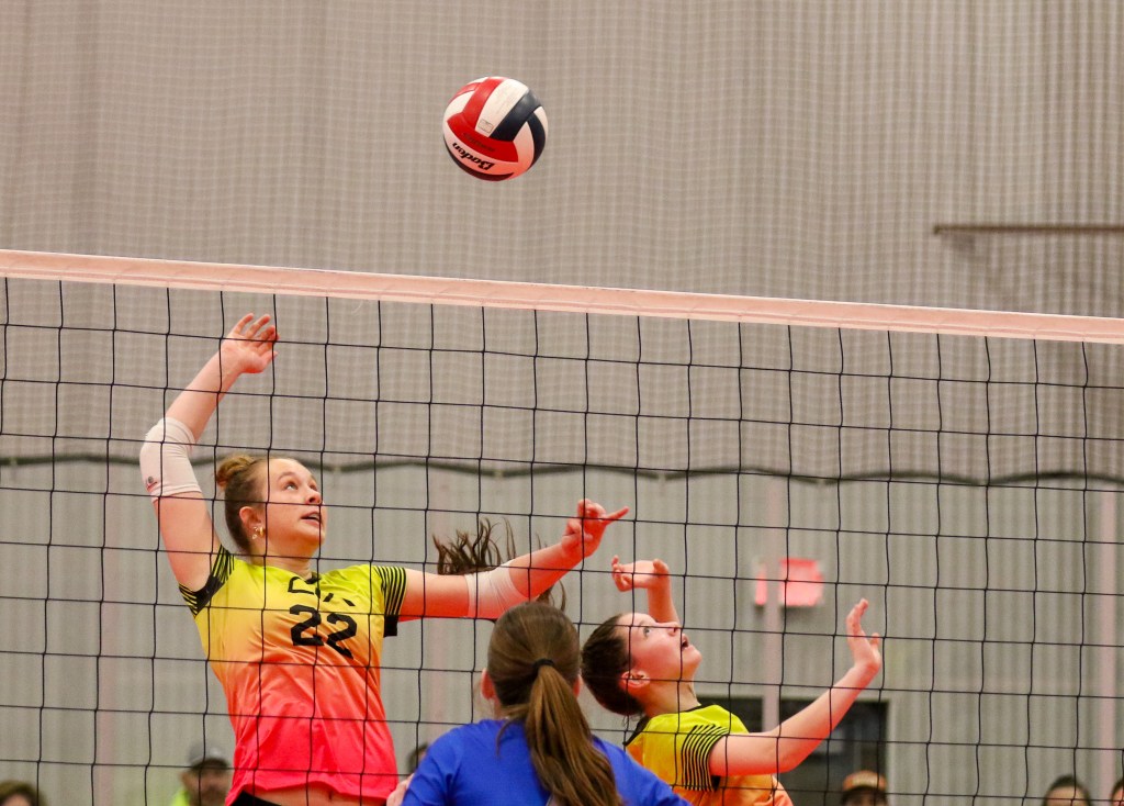 Photo Gallery V: USAV Iowa Regional 15U Tournament