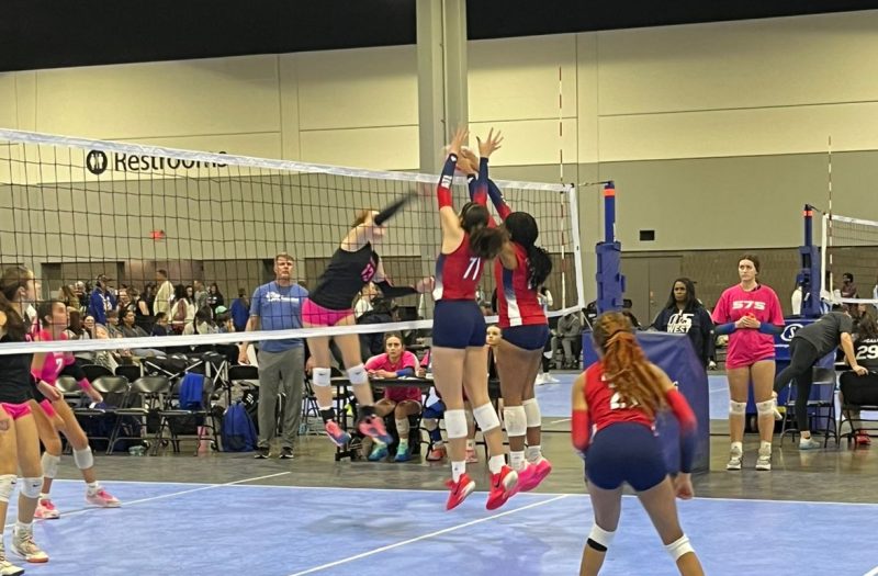 Sunshine Classic Live: Middles Controlling the Net