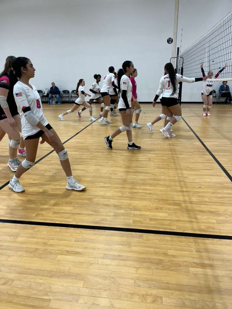 Lucky Clover Live: Pins Staying Aggressive as Tempo Builds