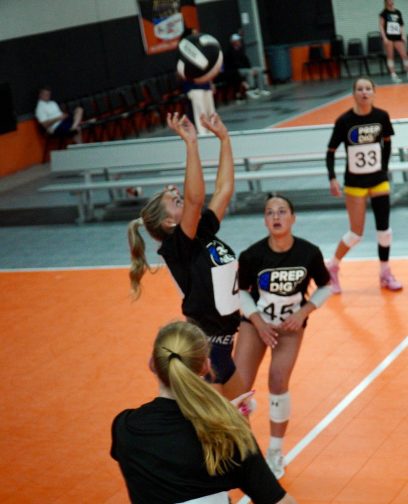 Architects and Anchors of Sunshine Showcase S1