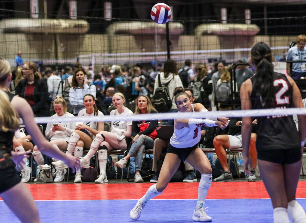 A Look at Iowa 17s with Bids to USAV Nationals