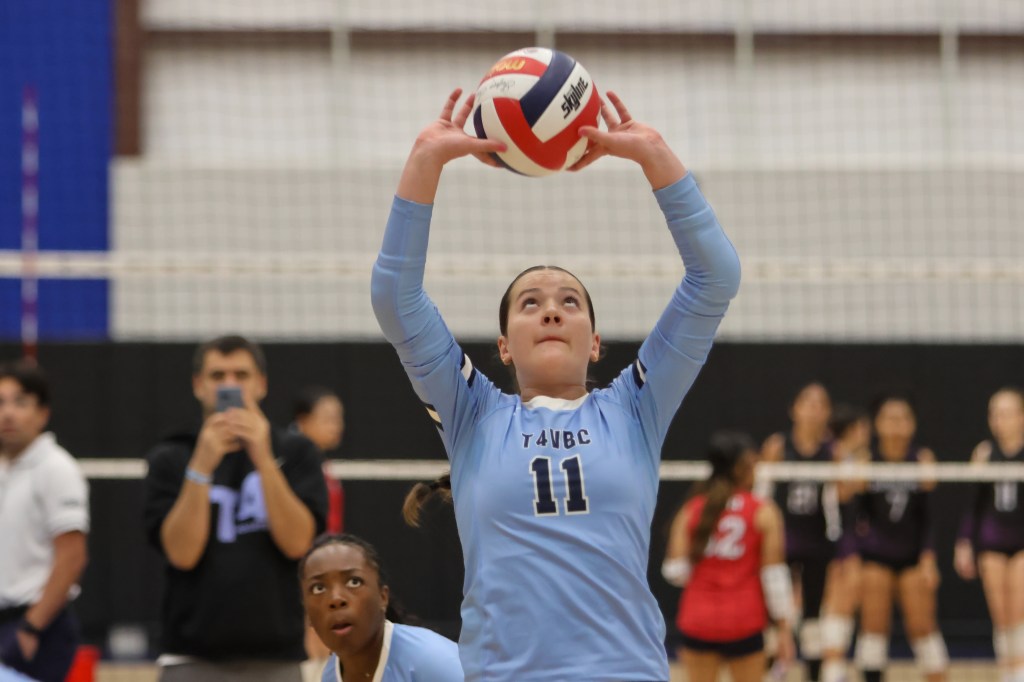 Talented Setters at Skyline Classic 15 Girls Division