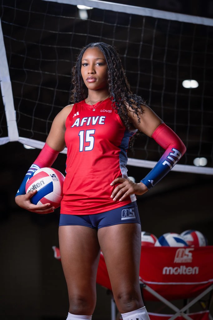 NEQ Recap: Georgia Middles Battling at the Net