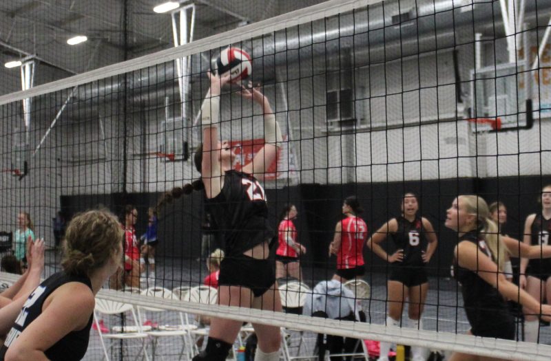 Savvy Setters Soar in 17/18 Open at Midwest National Tune-Up