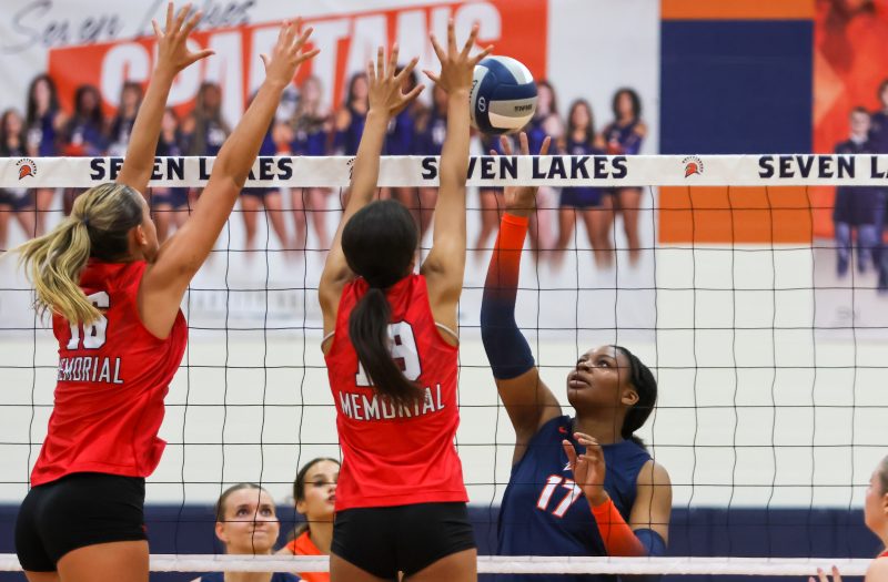Texas HS: Seven Lakes vs. Memorial – Photos