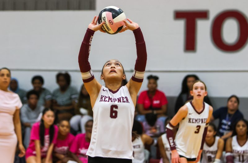 Kempner overcome Lamar Consolidated at home and win 20th straight